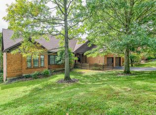 11007 Rambling Oaks Dr, Saint Louis, MO 63128