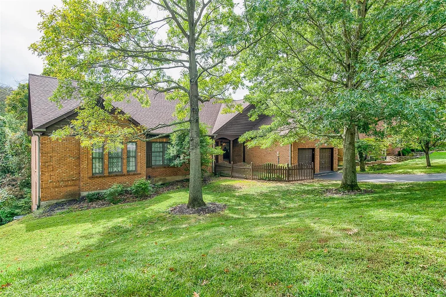11007 Rambling Oaks Dr photo 1