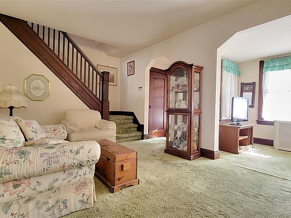 5th image of 33 Hillcrest Road