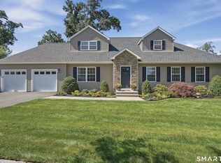 104 Sperry Ln, Meriden, CT 06451