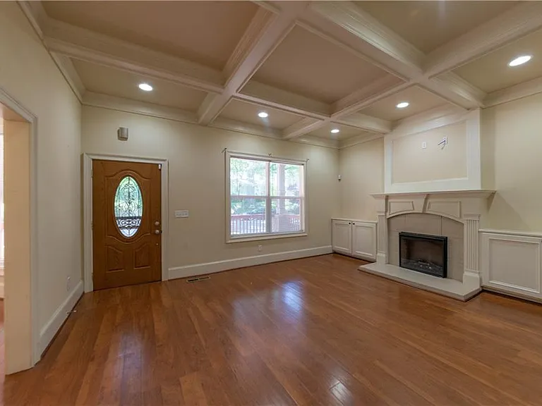 1371A Clermont Ave — Photo 6