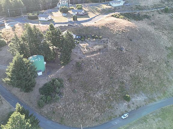 2nd image of 100 Beaver Ct