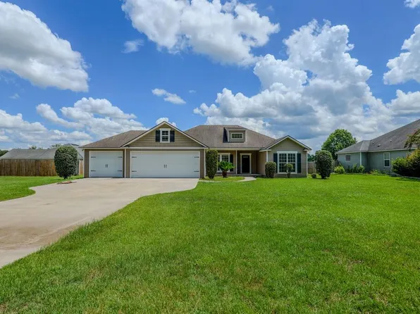 23 W Stanley Rd, Ray City, GA 31645