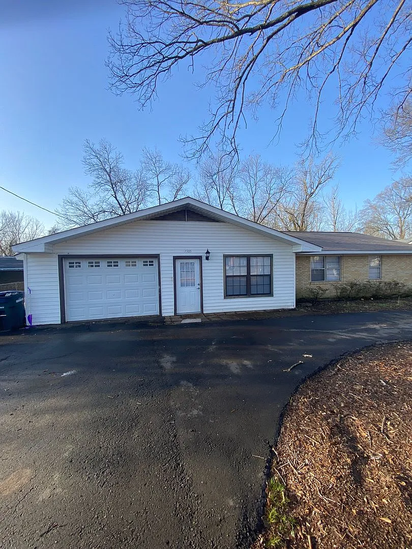 3BR/2BA House for Rent in Sherwood — Photo 1