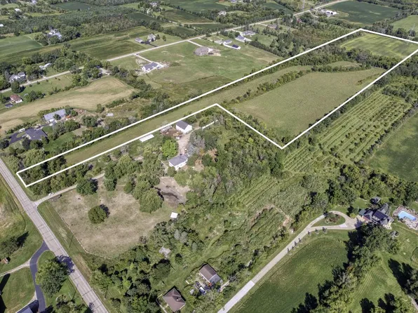 4860 7 MILE ROAD, Caledonia, WI 53108