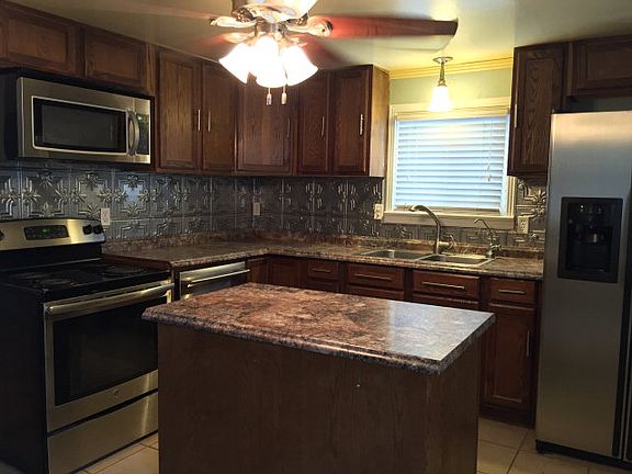 3rd image of 935 Ada Ave