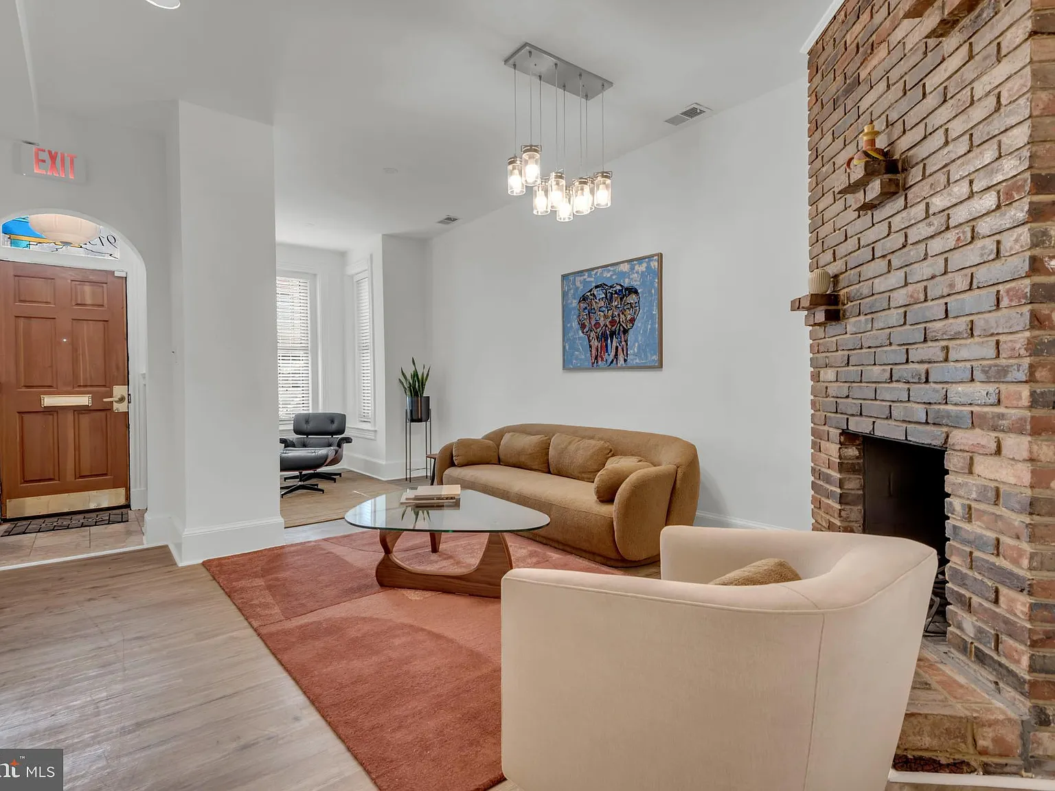 4 bed, 3264 sqft, $7,250 — Photo 4
