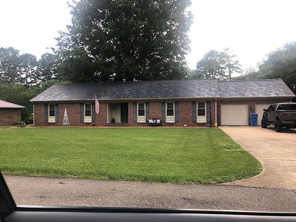 1st image of 420 Court Dr