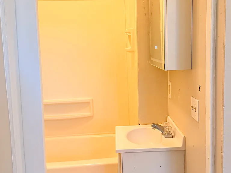 2046 Hartford Ave #2 — Photo 7