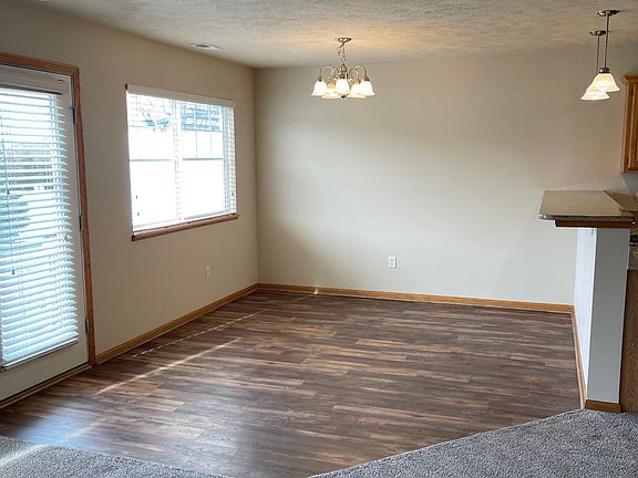 5th image of 8247 S 85th St