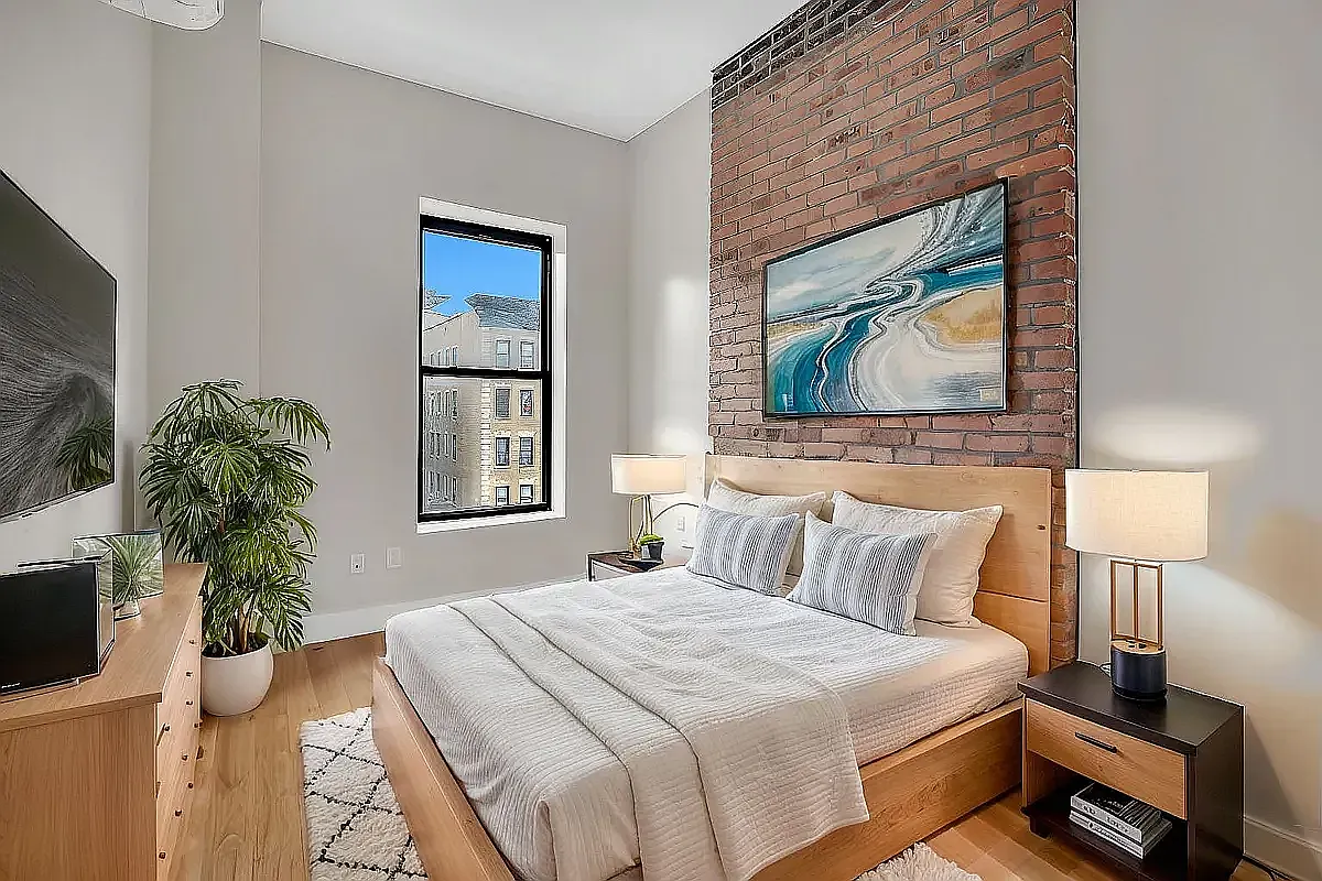 320 Street Nicholas's Avenue — Photo 1