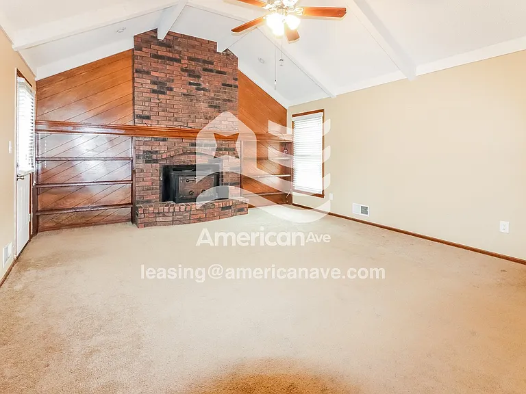 1466603_003_wm_-_living_room_13228932.jpg