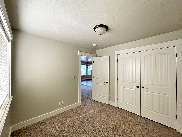 709 N Saddlebrook Way — Photo 4