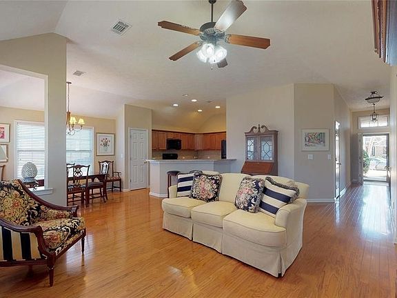 4th image of 631 Glenmede Ln