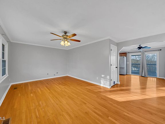 4th image of 706 S Sherbrooke Cir