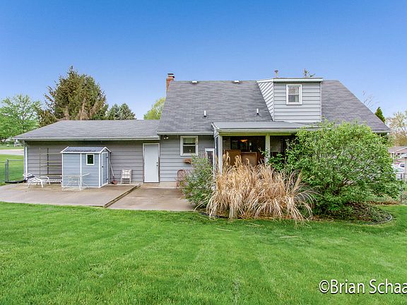3rd image of 3100 Brockwood Dr NE