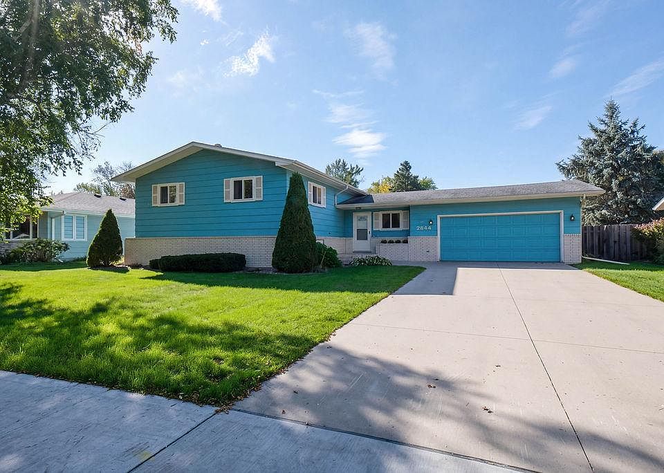 1st image of 2844 Longfellow Rd N