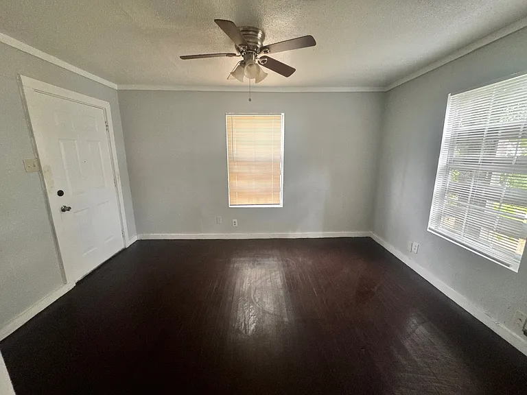 3725 Hancock St — Photo 7