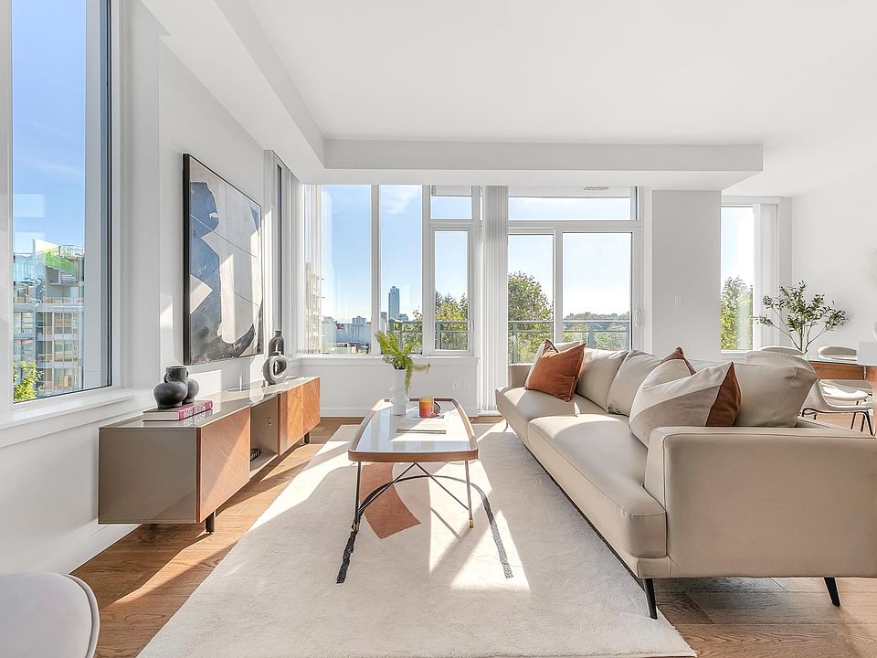 1st image of 2565 Maple St #602