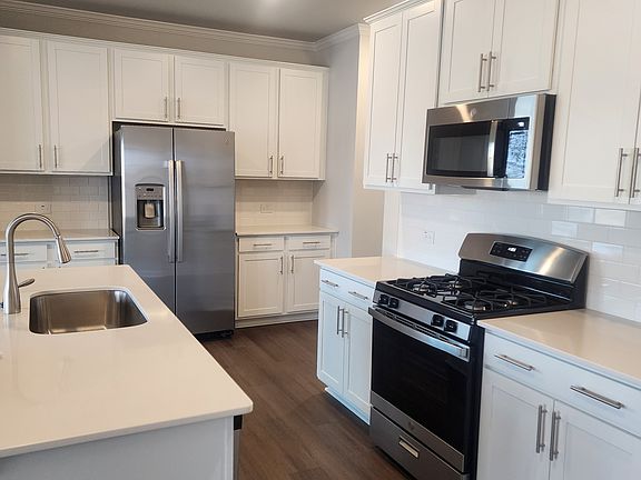 2nd image of 508 Hanover Shore Ln