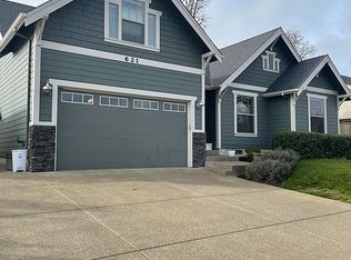 621 NW Hillcrest Dr, Dallas, OR 97338