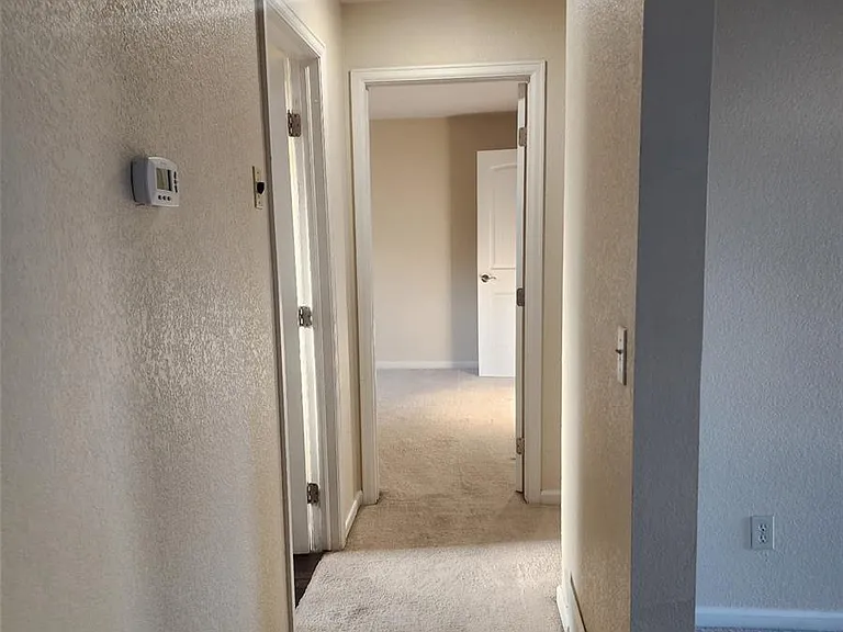 9225 Clermont Dr — Photo 16