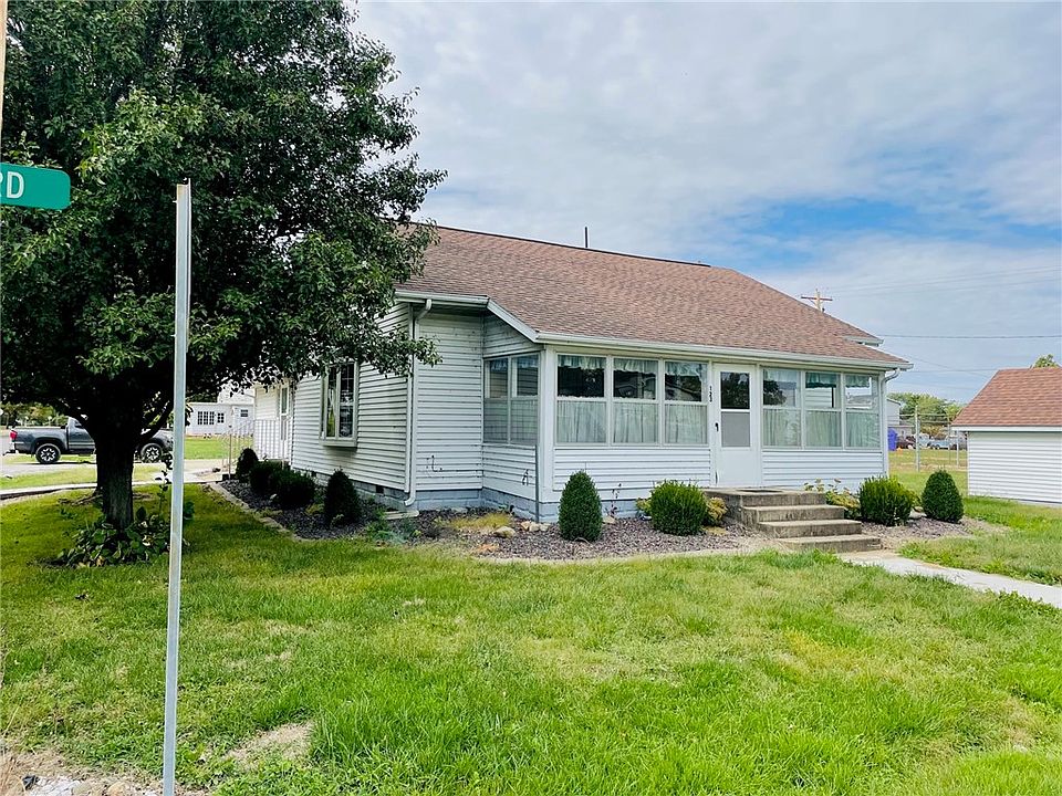123 S 3rd St, Brownstown, IL 62418 Zillow