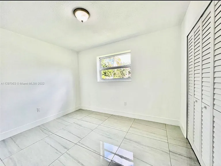 917 NW 103rd St #917 — Photo 10