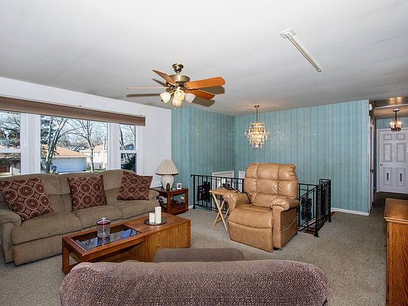 3rd image of 7400 Camelia Dr