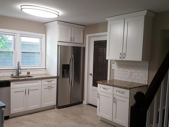 kitchen-door to laundry room
