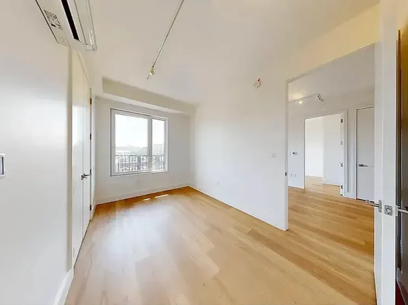 639 East 28th Street image 9 of 15