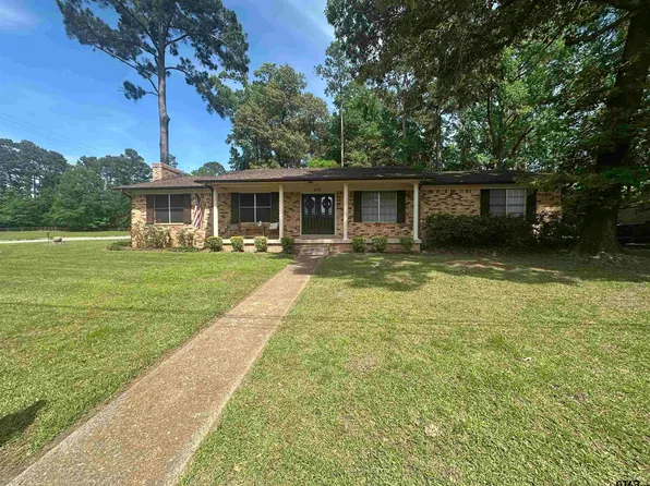 902 Pinecove St, Jacksonville, TX 75766