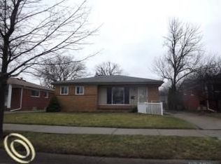 22432 Millenbach St, Saint Clair Shores, MI 48081