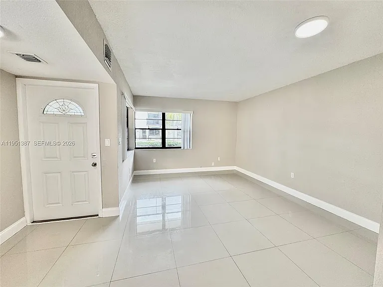 3840 SW 52nd Ave #3840 — Photo 7