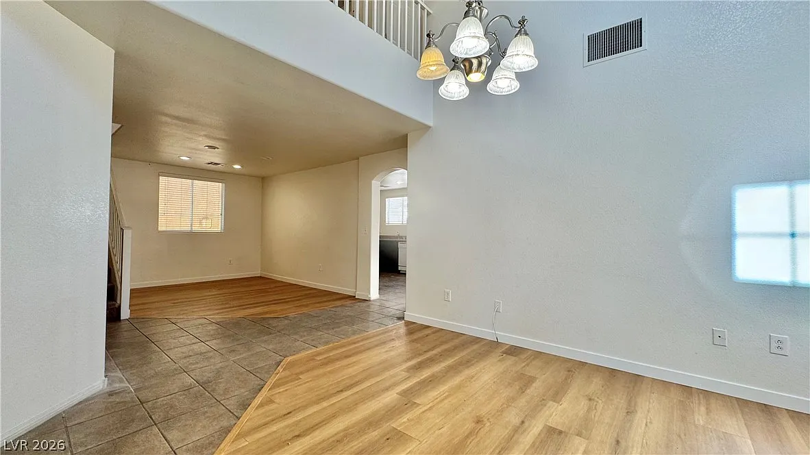 3 bed, 2.5 bath, 1952 sqft, $1,995 — Photo 3