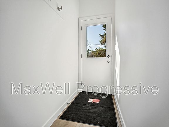 3rd image of 10427 70th Ave NW Basement 1