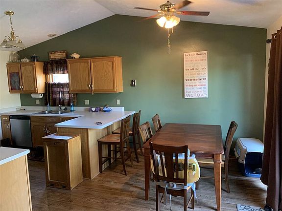 5th image of 506 Dickerson Dr