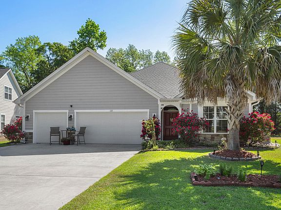 3rd image of 132 Rivers Edge Dr.