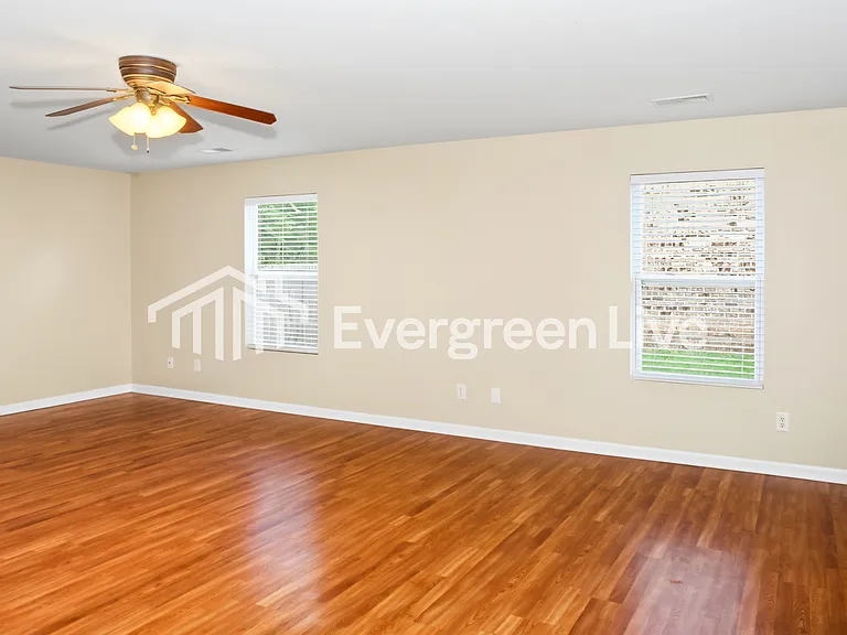 233 Laramie Cir NW — Photo 4