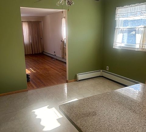 5th image of 21 Elizabeth Ave #1