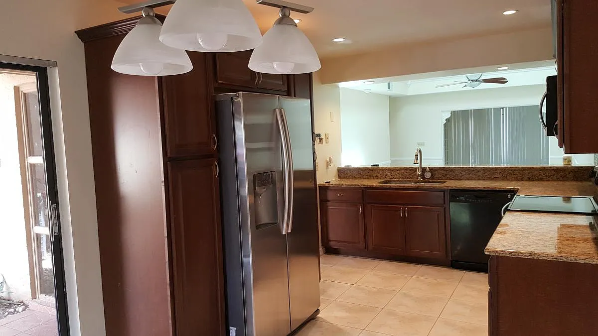 3 bed, 2.5 bath, 1745 sqft, $3,000 — Photo 3