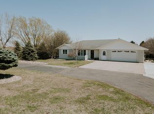 105 Saint Paul Ave NE, Orange City, IA 51041