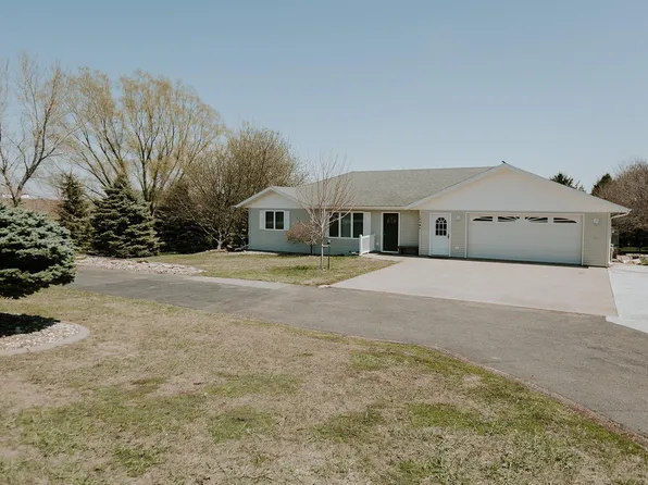 105 Saint Paul Ave NE, Orange City, IA 51041