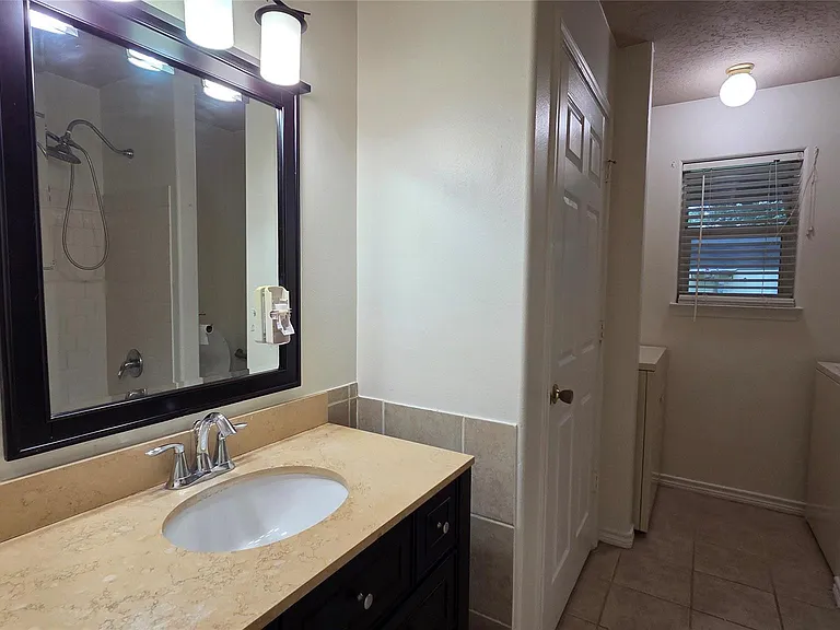 10635 Royal Cavins Dr — Photo 8
