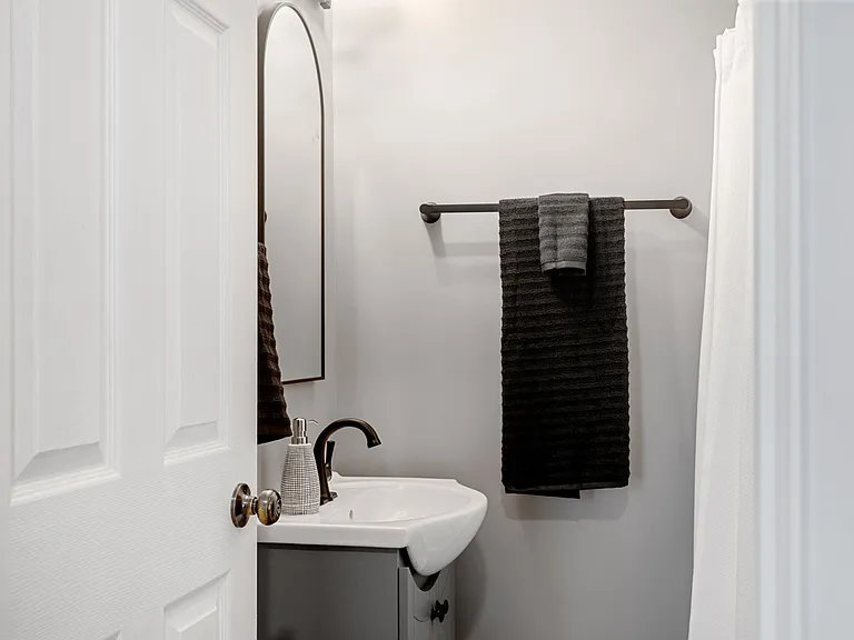 70 W 13th St #G — Photo 9