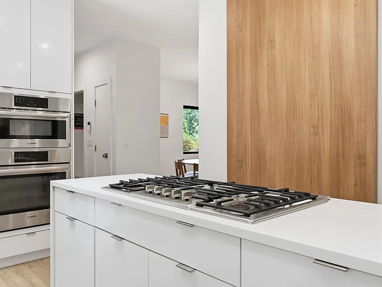 101 Pearson St — Photo 11