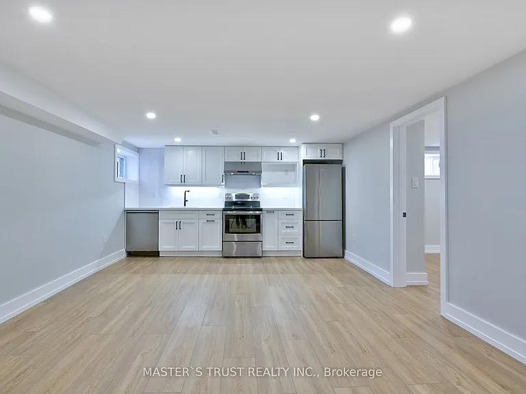 28 Florence Dr #2 — Photo 2