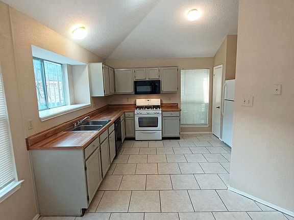 5th image of 4326 Katrina Ln