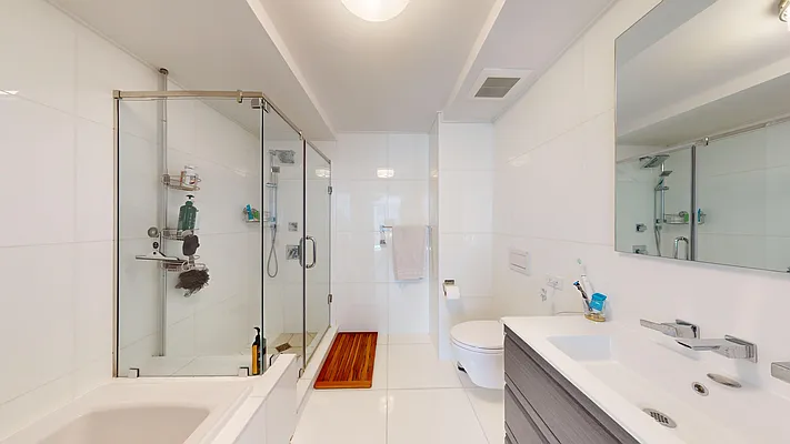 Rented by Bond New York | media 48