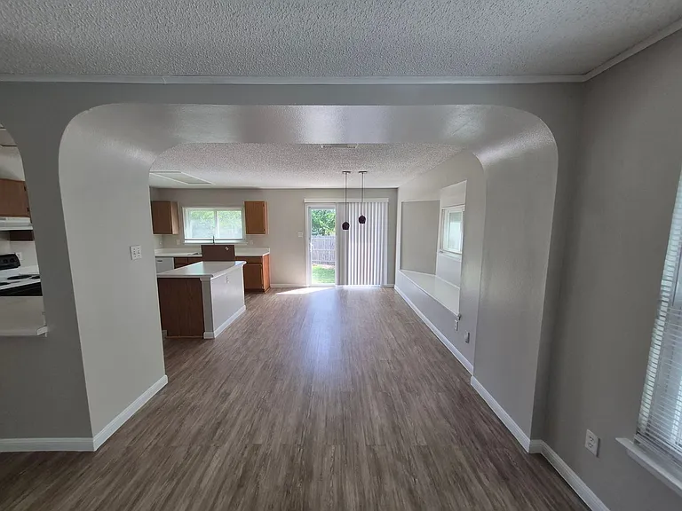 4414 Stradford Pl — Photo 8